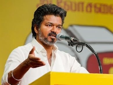 ci13fd1o_tvk-vijay_650x400_08_may_268693776565205063801